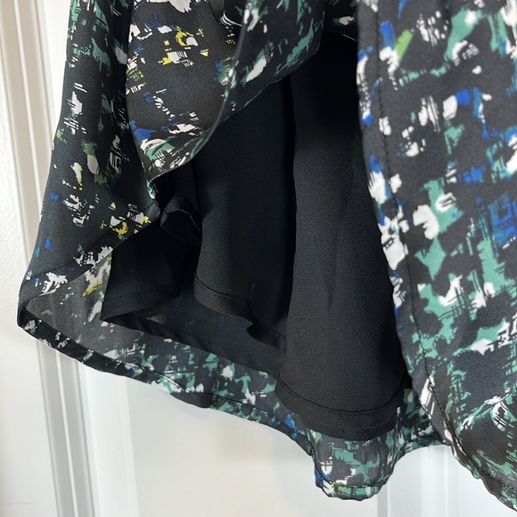 BCBG Generation Patterned Skirt | Size 6 - Picture 3 of 9